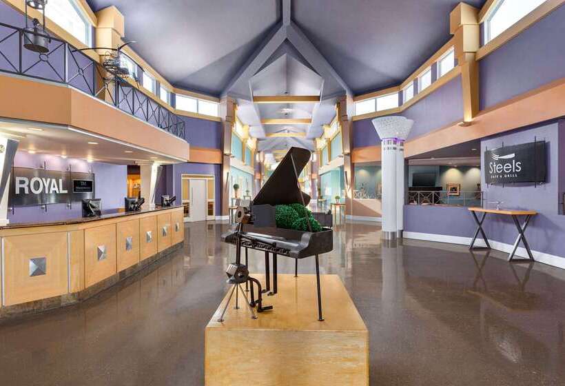 Royal Hotel Edmonton Airport Trademark Collection By Wyndham