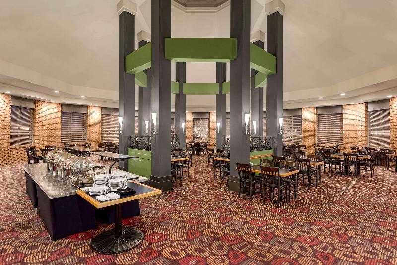 Royal Hotel Edmonton Airport Trademark Collection By Wyndham