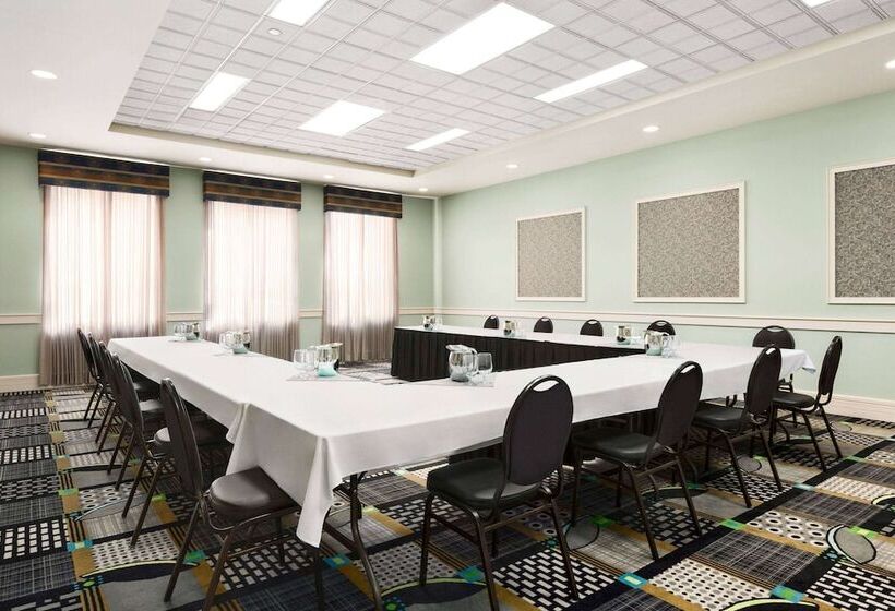 Royal Hotel Edmonton Airport Trademark Collection By Wyndham