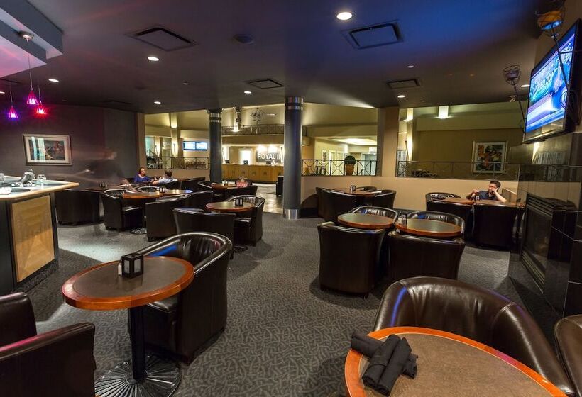 Royal Hotel Edmonton Airport Trademark Collection By Wyndham