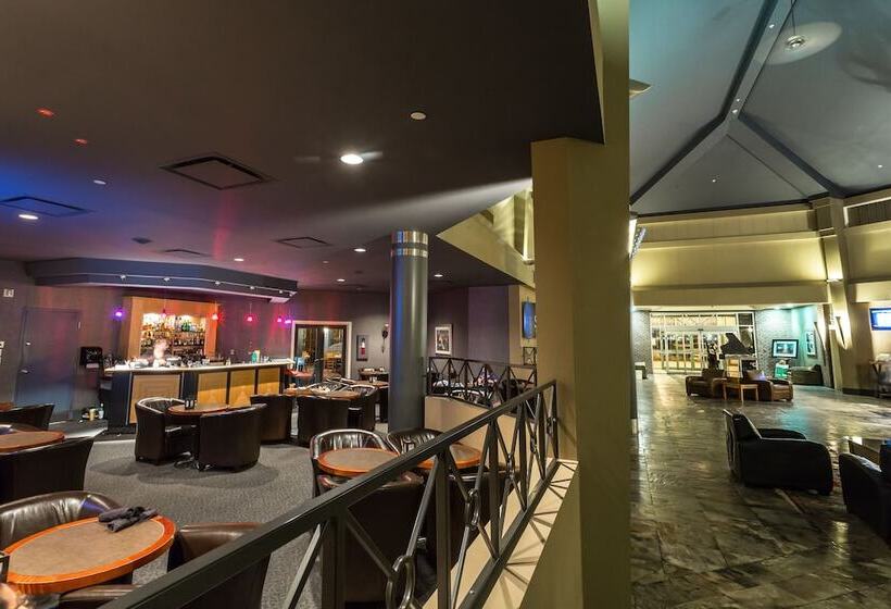 Royal Hotel Edmonton Airport Trademark Collection By Wyndham