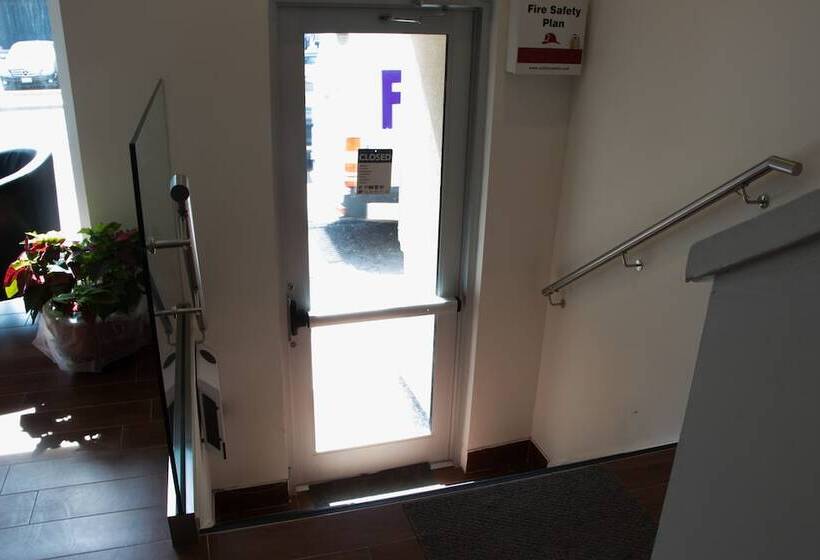 호텔 St Lawrence Residences And Suites