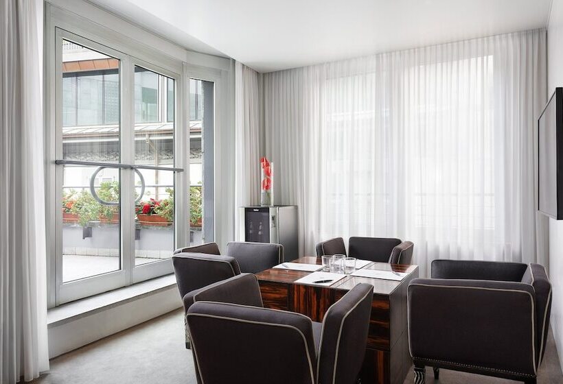 酒店 Sina The Gray