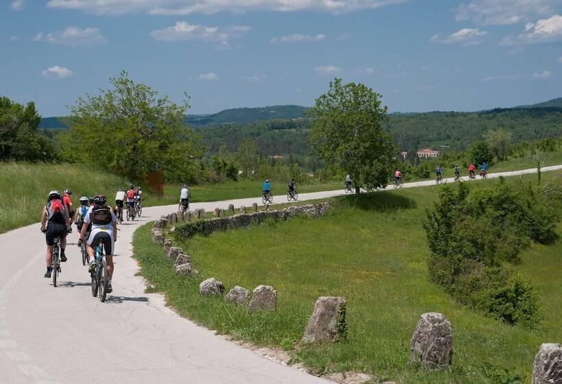 Отель Skiper Resort Savudrija