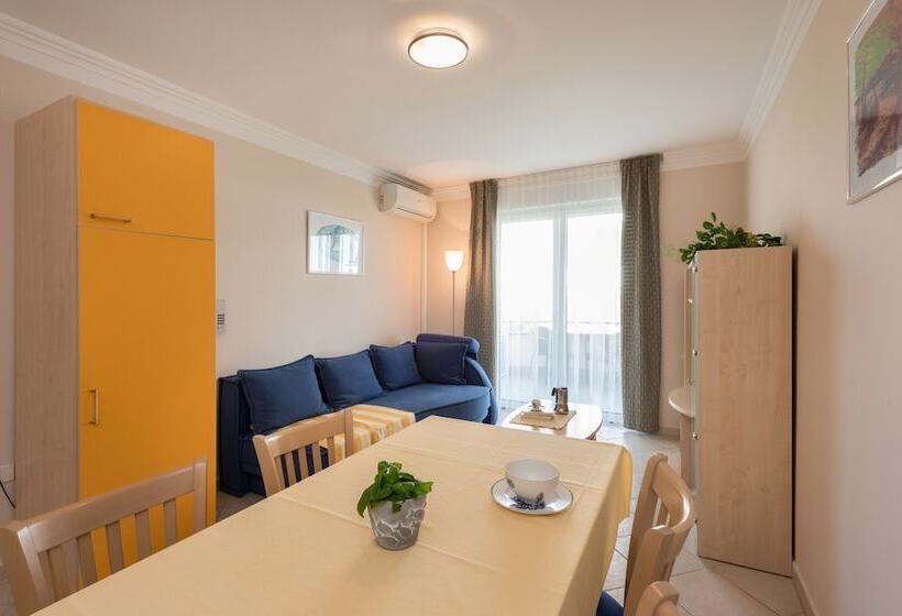 Отель Skiper Resort Savudrija