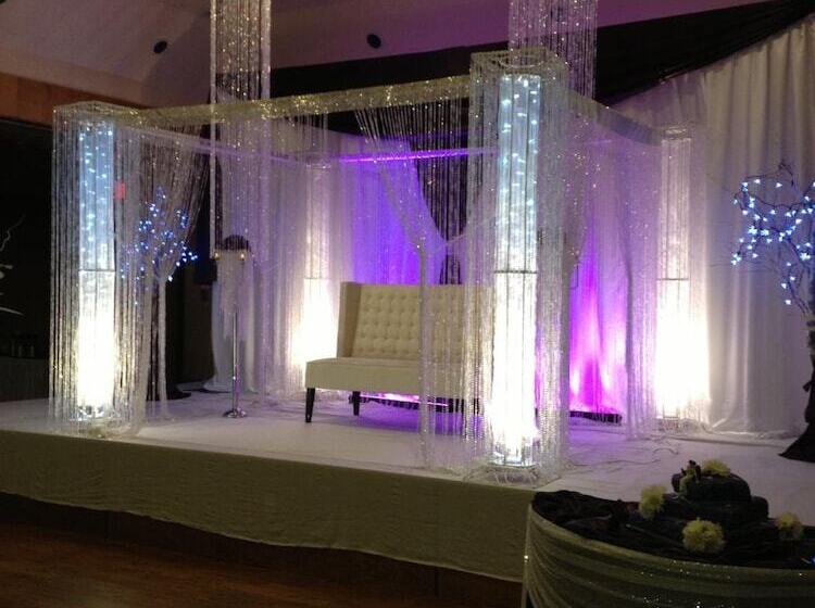 فندق Slave Lake Inn & Conference Centre