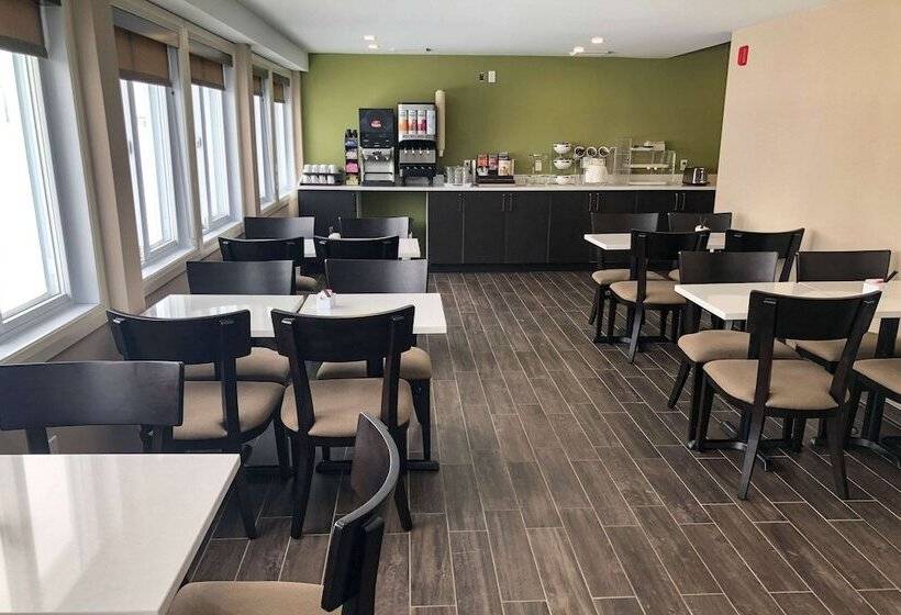 בית מלון כפרי Sleep Inn & Suites Quebec City East