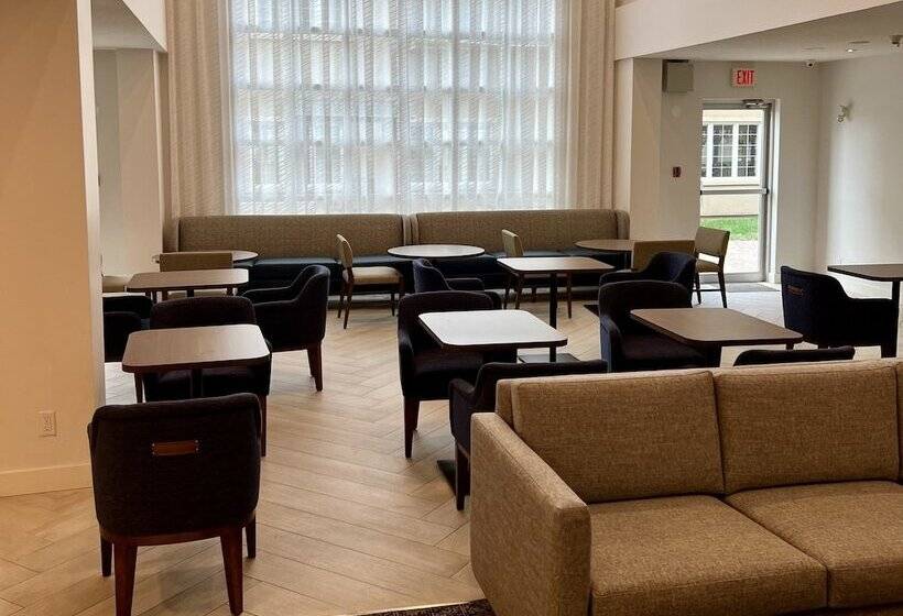 فندق Staybridge Suites   Calgary Airport, An Ihg