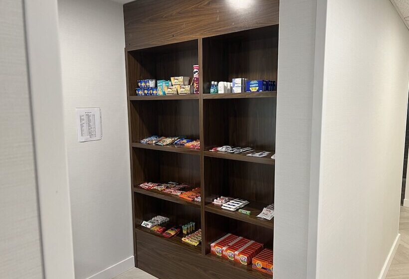 فندق Staybridge Suites   Calgary Airport, An Ihg