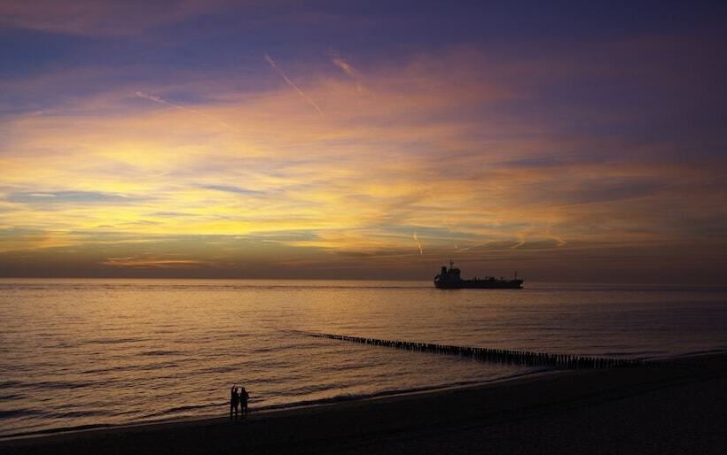 Strandhotel Westduin