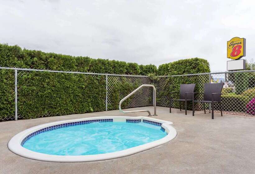 酒店 Super 8 By Wyndham Lake Country/winfield Area