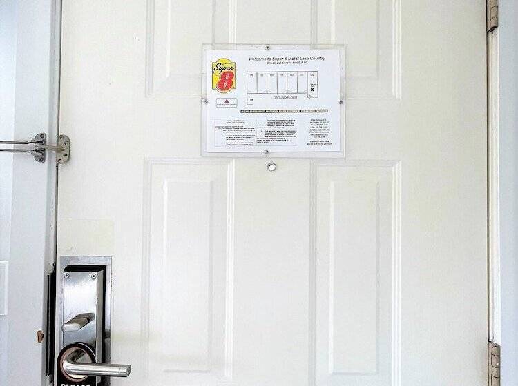 酒店 Super 8 By Wyndham Lake Country/winfield Area