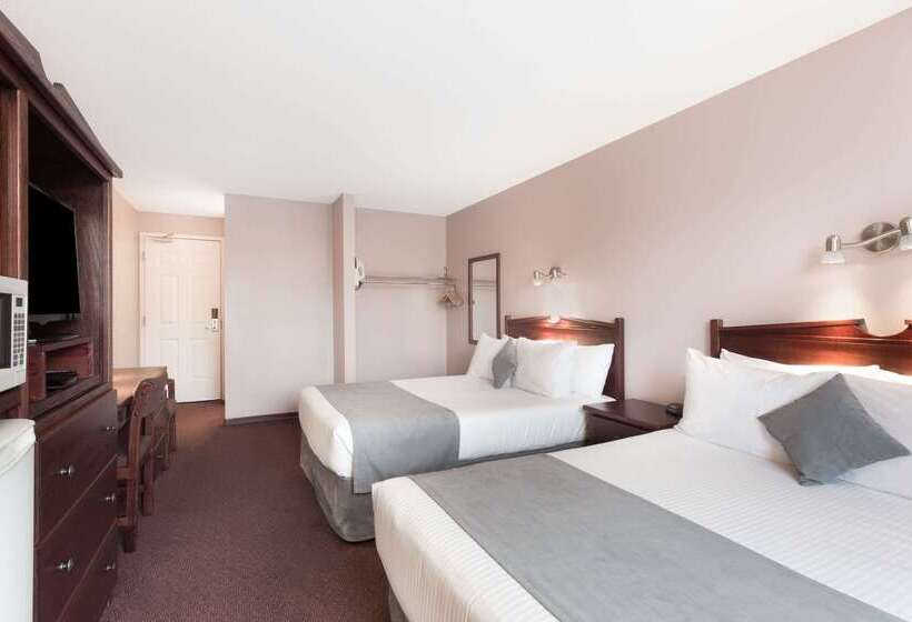 酒店 Super 8 By Wyndham Lake Country/winfield Area