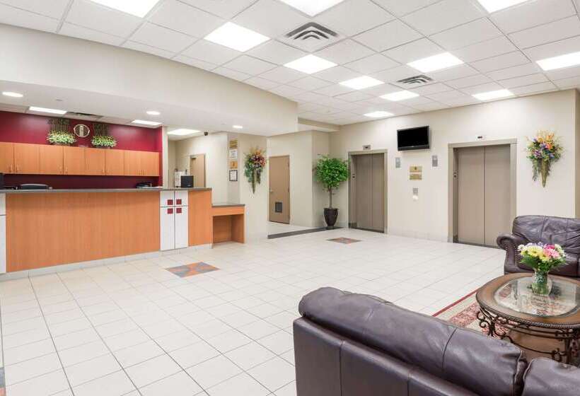 호텔 Super 8 By Wyndham Mississauga