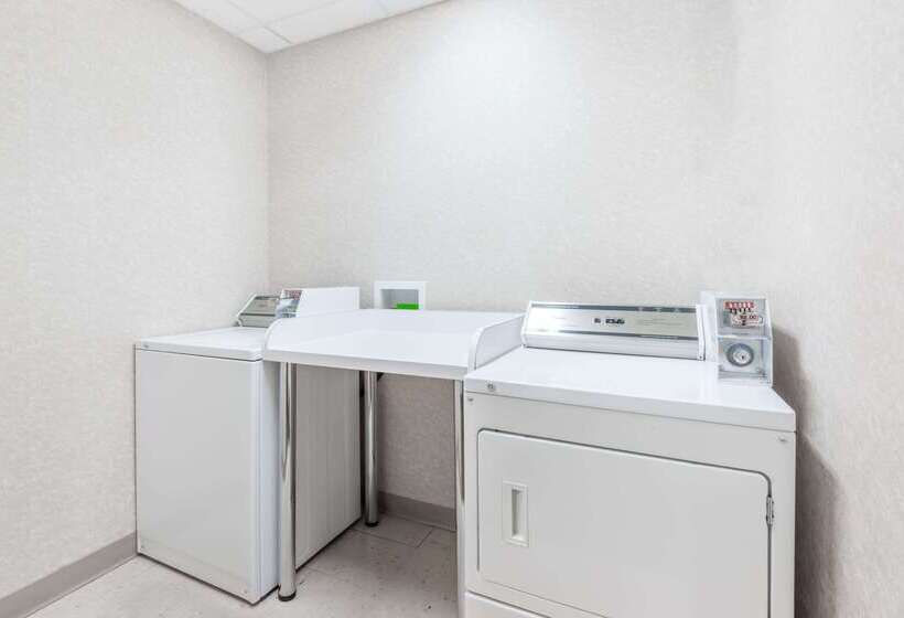 酒店 Park Hill Inn & Suites