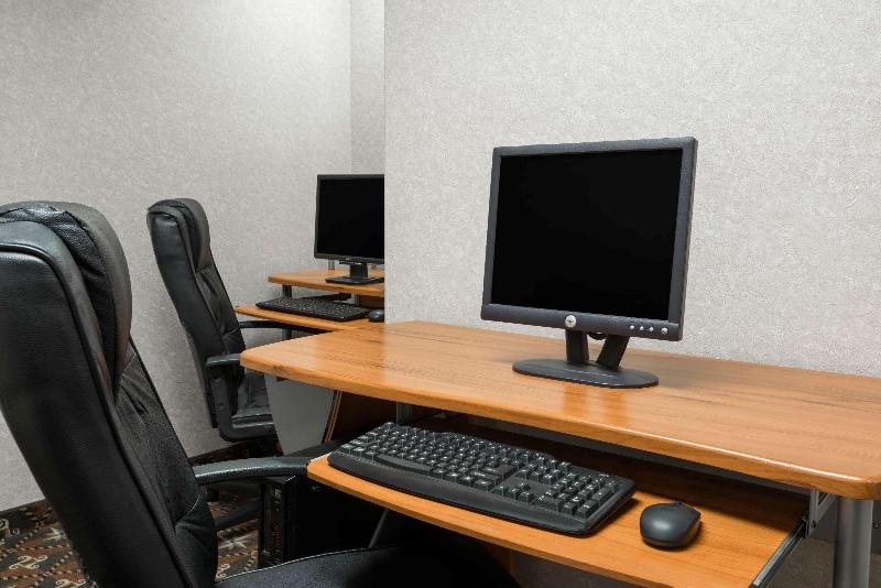 酒店 Park Hill Inn & Suites