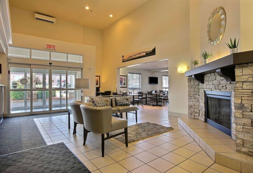 فندق Super 8 By Wyndham Troisrivieres