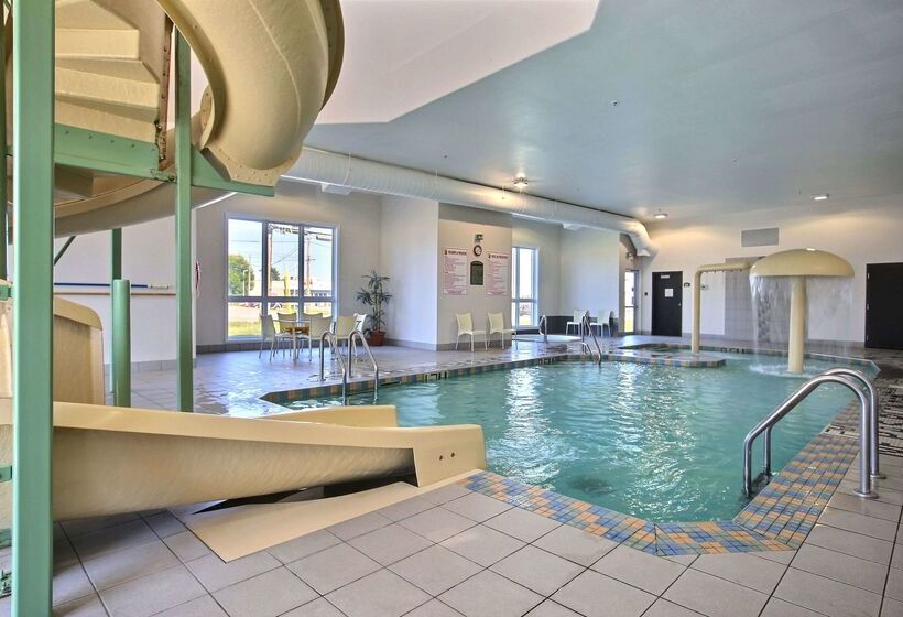 فندق Super 8 By Wyndham Troisrivieres