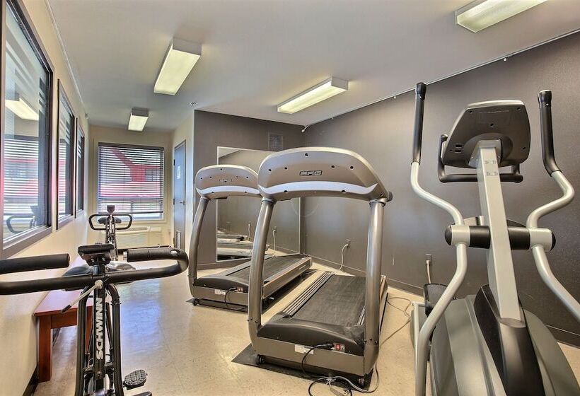 فندق Super 8 By Wyndham Troisrivieres