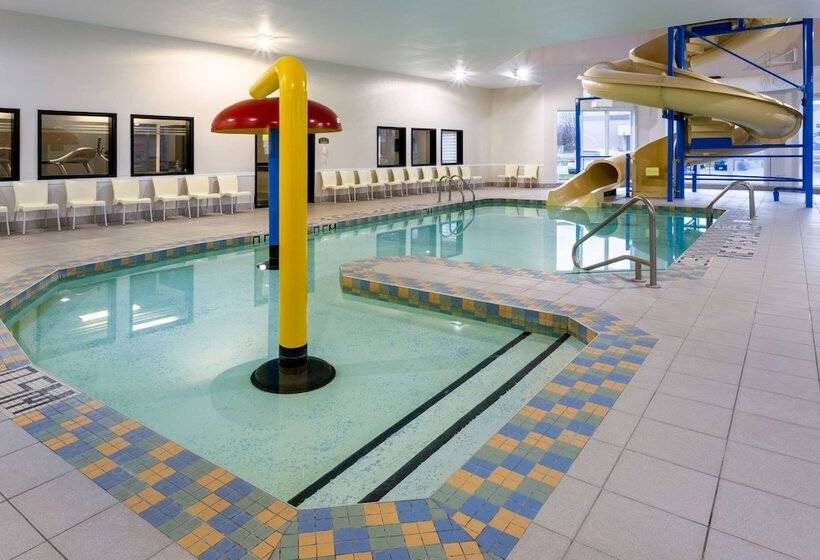 فندق Super 8 By Wyndham Troisrivieres