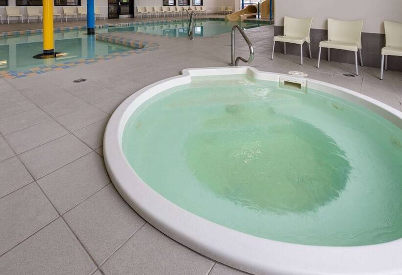 فندق Super 8 By Wyndham Troisrivieres