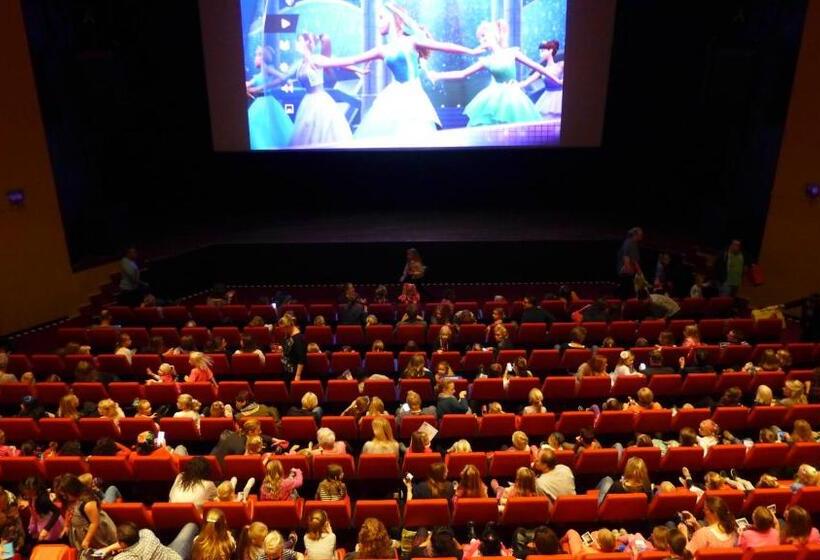 בית מלון כפרי Theater Figi