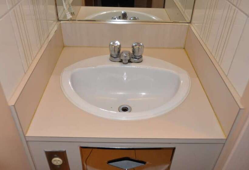 ホテル Travelodge By Wyndham Saint Liboire