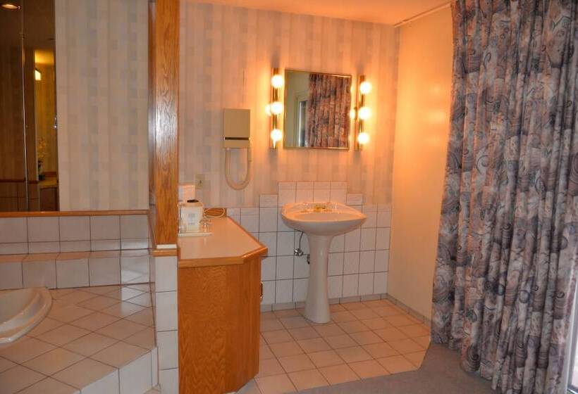 בית מלון כפרי Travelodge By Wyndham Saint Liboire