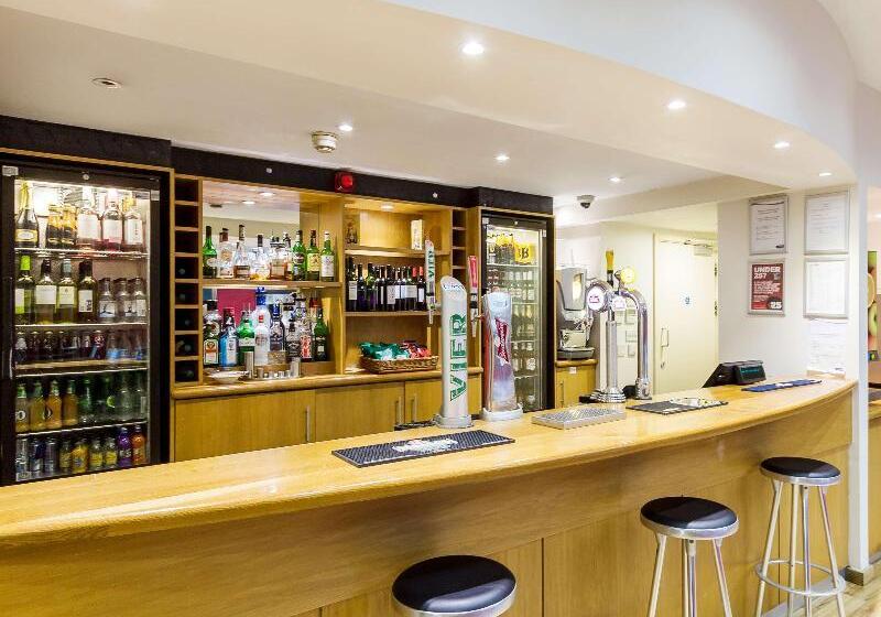 酒店 Travelodge Guildford