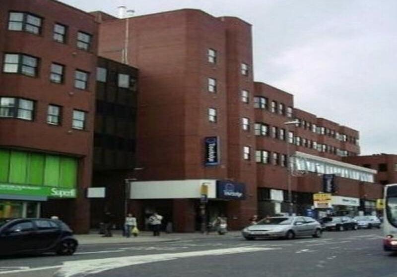 ホテル Travelodge Leeds Central Vicar Lane