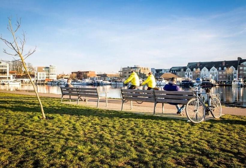 Отель Turnhout City