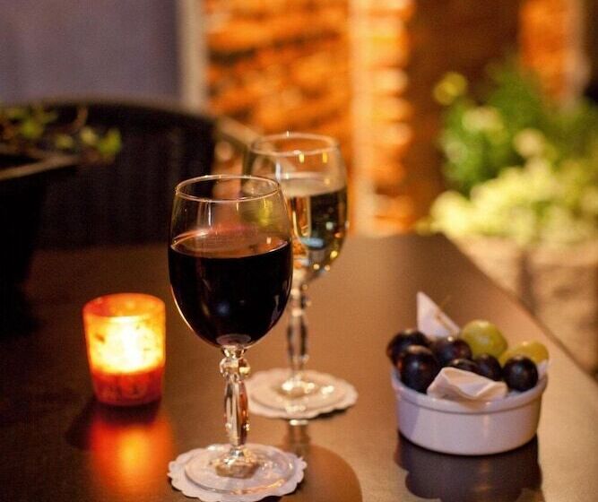 Отель Turnhout City