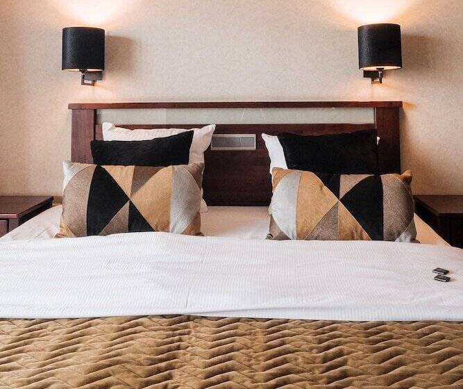 Отель Turnhout City