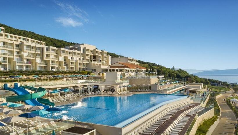 בית מלון כפרי Valamar Bellevue Resort