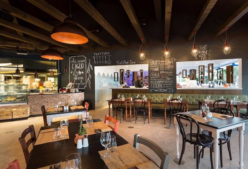 בית מלון כפרי Valamar Bellevue Resort