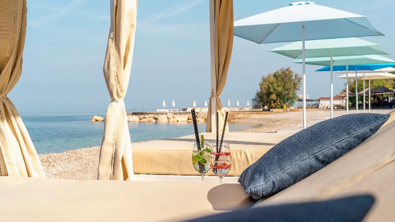 ホテル Valamar Parentino