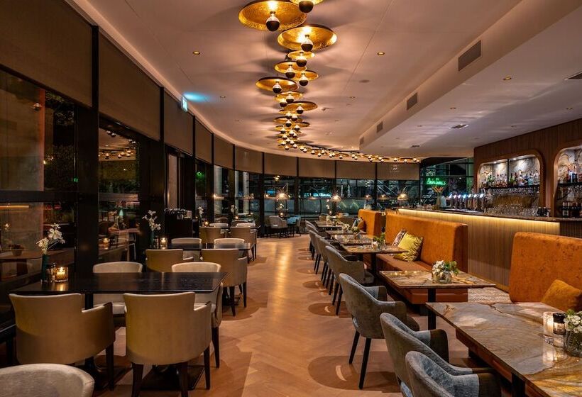 هتل Van Der Valk Maastricht