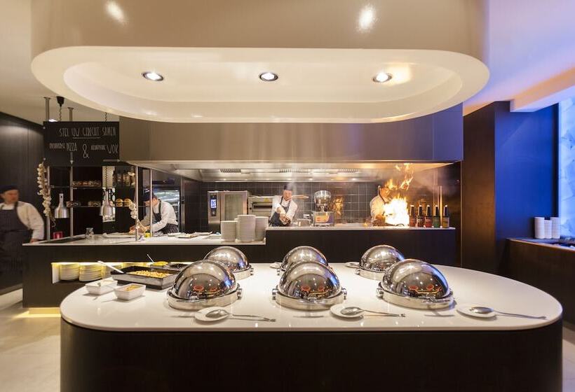 هتل Van Der Valk Maastricht