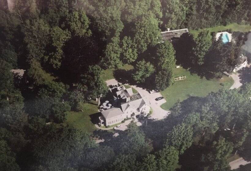 فندق Westover Inn