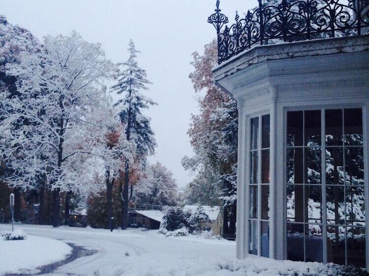 فندق Westover Inn