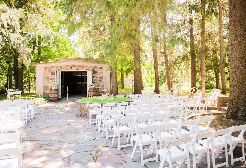 فندق Westover Inn