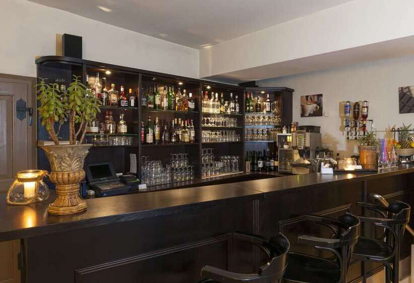 ホテル Wyndham Garden Quedlinburg Stadtschloss