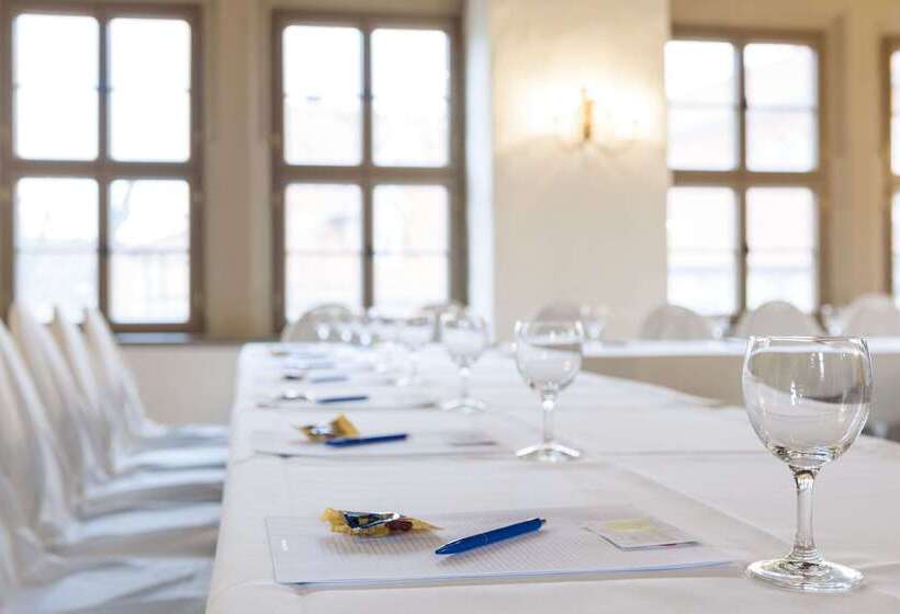 ホテル Wyndham Garden Quedlinburg Stadtschloss