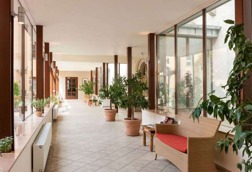 ホテル Wyndham Garden Quedlinburg Stadtschloss