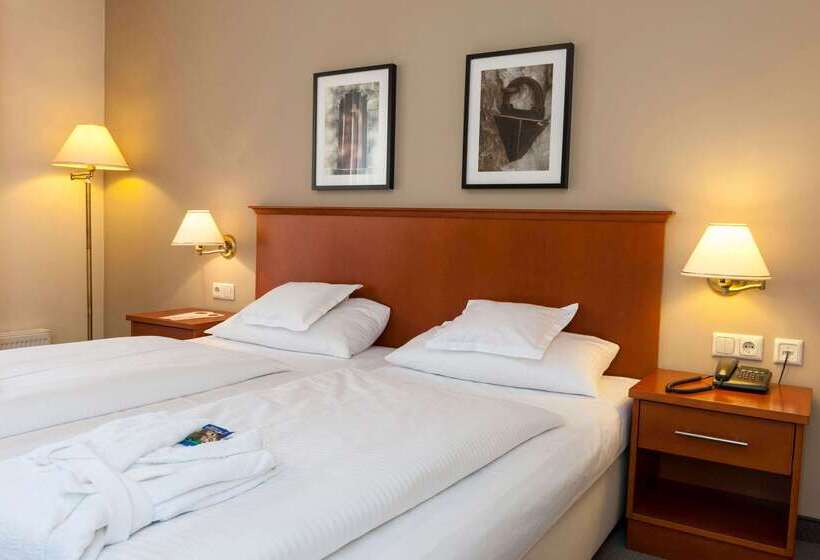 ホテル Wyndham Garden Quedlinburg Stadtschloss