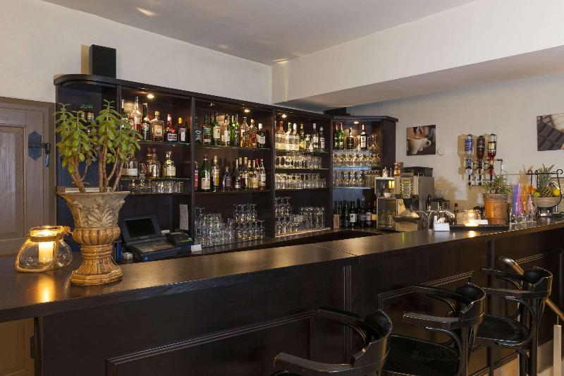 ホテル Wyndham Garden Quedlinburg Stadtschloss