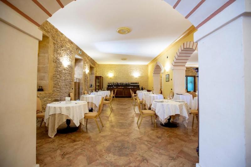 Il Podere Hotel Restaurant