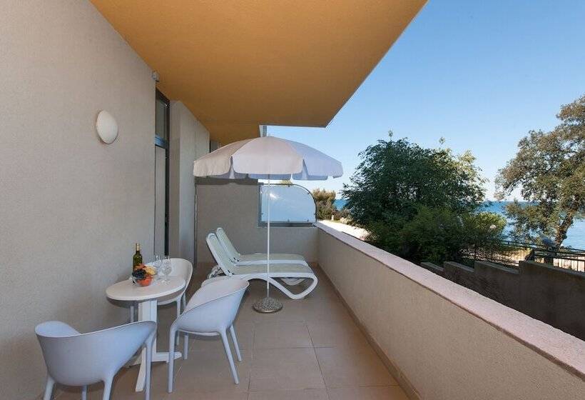 Отель Island  Istra