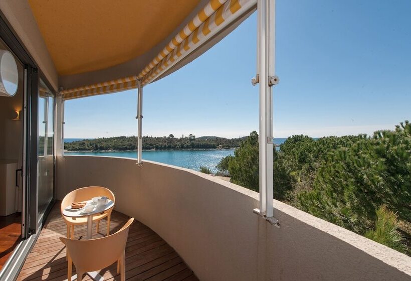 Отель Island  Istra
