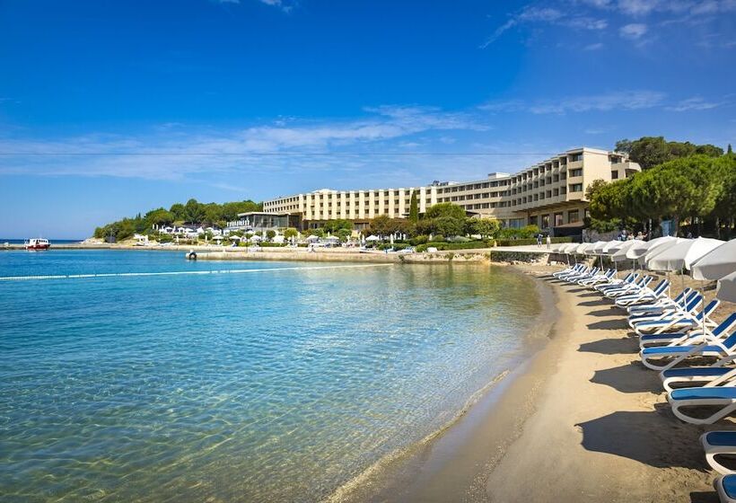 Отель Island  Istra